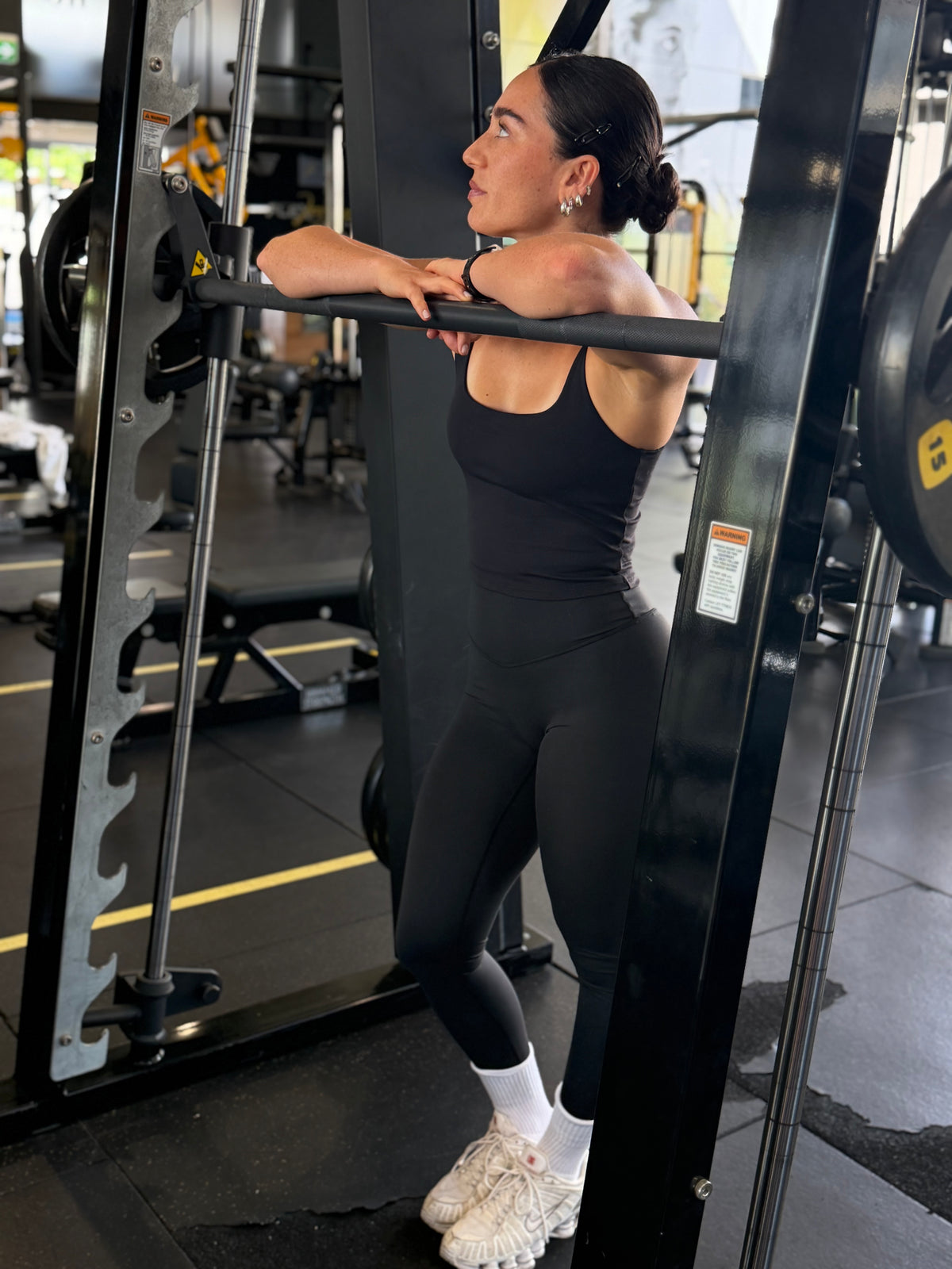Black active crop tank with built in support